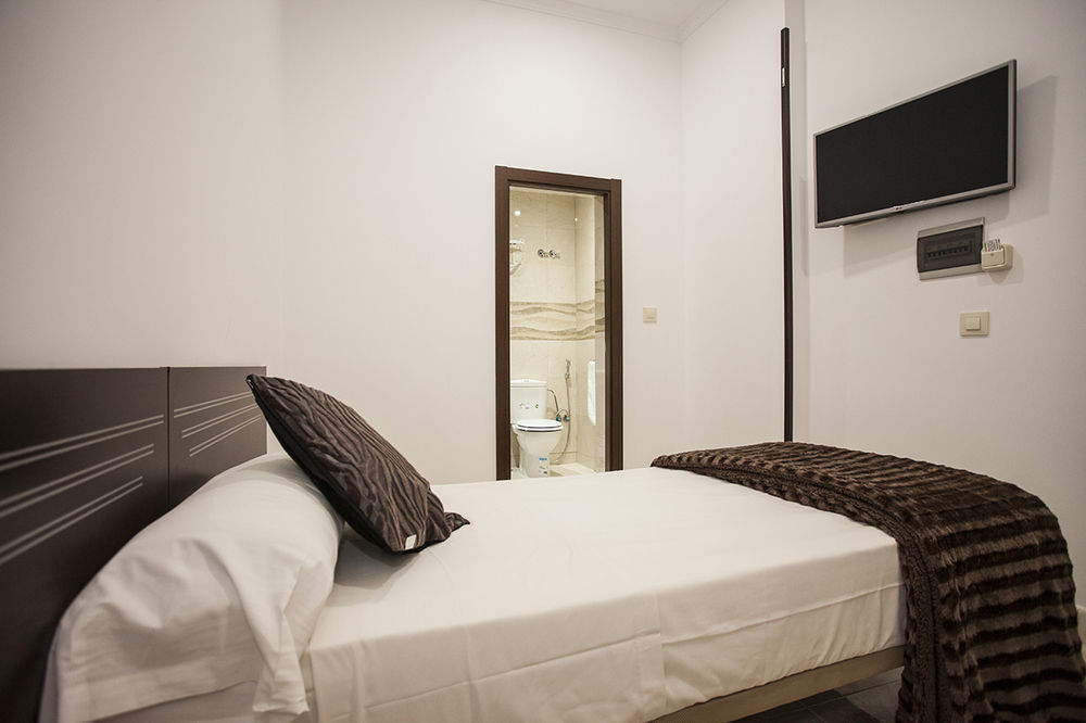 Hostal Rincon De Sol - Centro Madrid - Self Checkin Exterior photo
